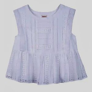 MERONA White Flowy Tank Top with Lace Details. Size Small.